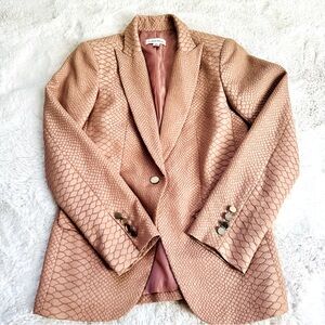 ✨EUC✨ CALVIN KLEIN snakeskin embossed blazer. ￼ gorgeous ♥️
